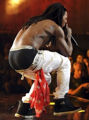 wayne+sagging.jpg